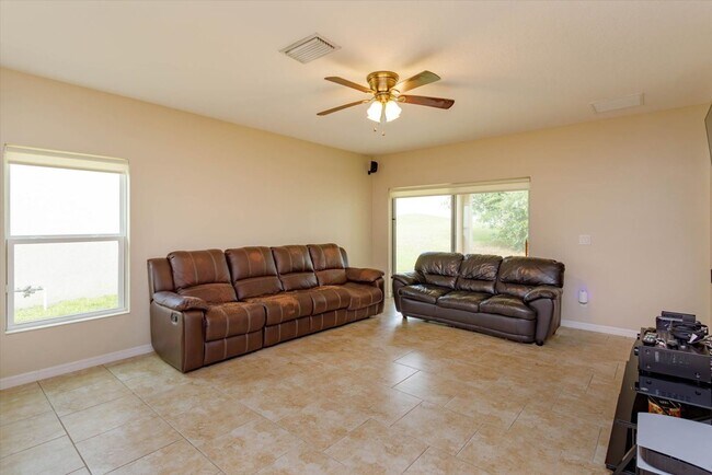 Foto del edificio - Beautiful 4bdr 2ba Home In Preserve At Sun...