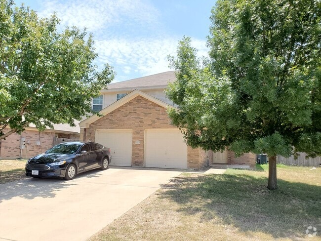 Building Photo - 1400 Chips Dr