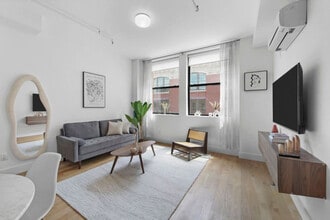 Building Photo - 517 W 45th St