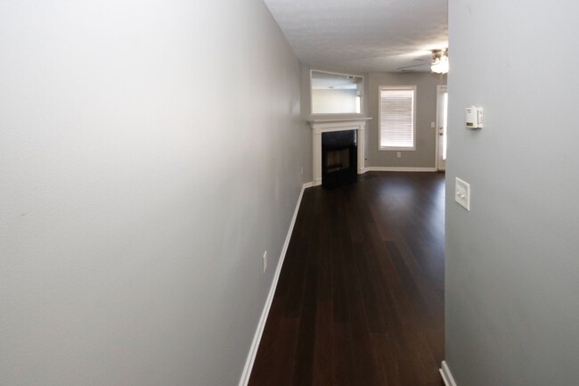 Building Photo - Enjoy The Park Place Townhome Community
