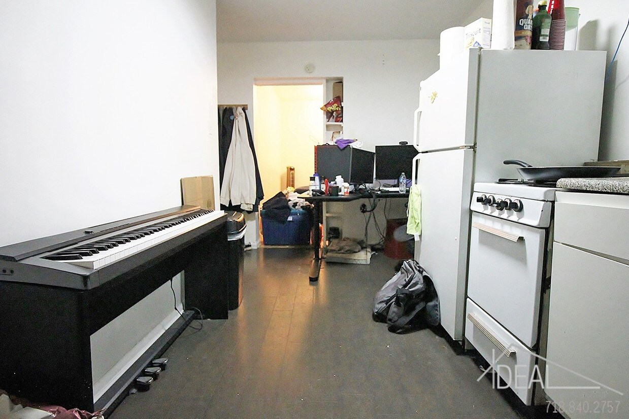 Building Photo - 517 3rd Avenue #1LR