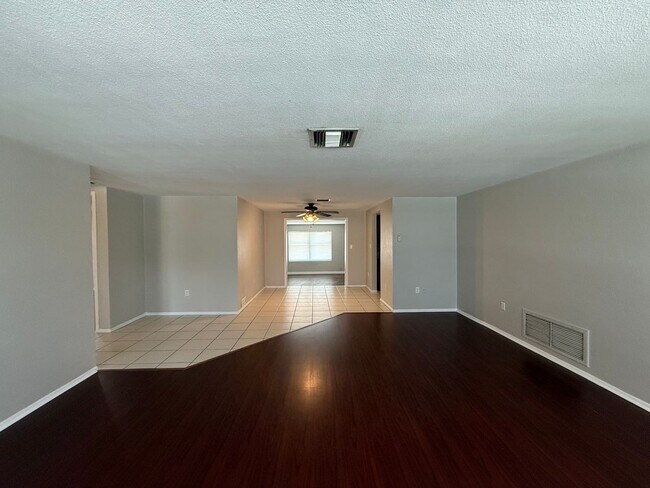 Foto del edificio - Available Now! Beautiful Single Family Por...