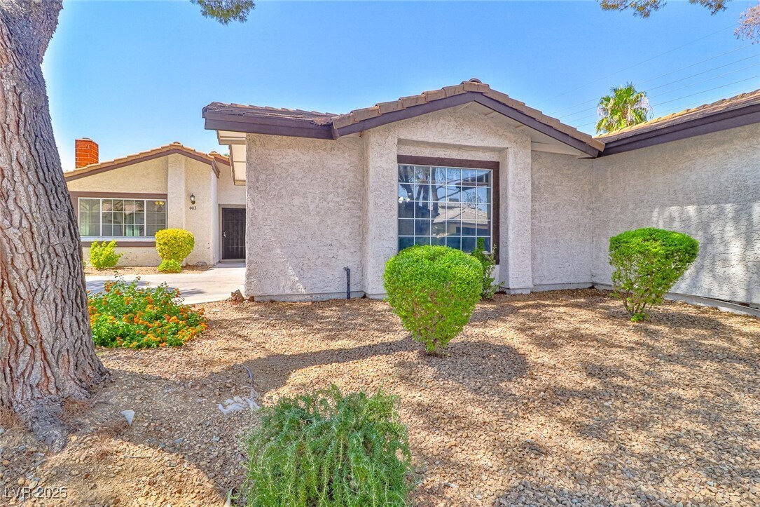 Primary Photo - 4413 Live Oak Dr