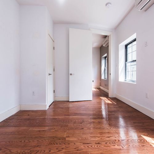 Foto principal - 92 S 4th St