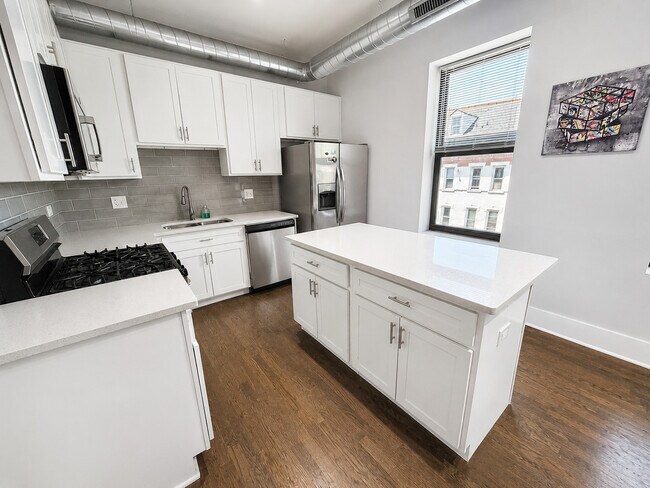 Foto del edificio - 1044 W 18th St