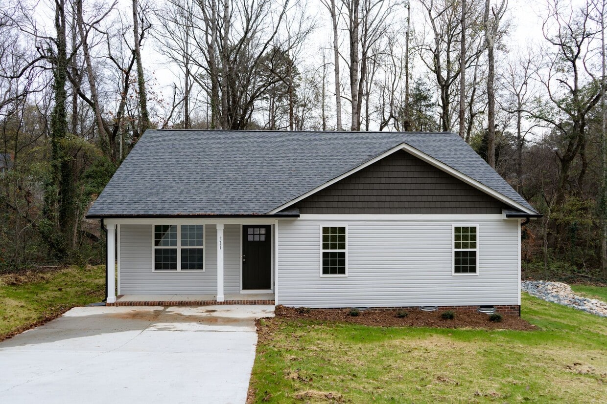 Primary Photo - Like new house in nice Concord location!!