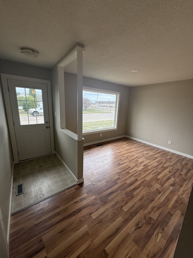 Photo du bâtiment - 4812 47 Ave