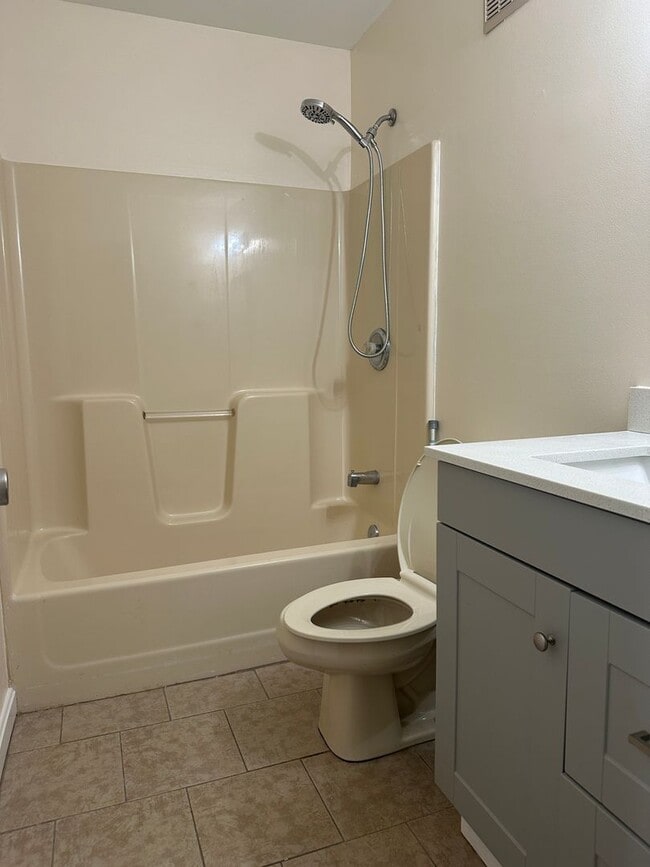 Building Photo - 114 Timberlake Terrace