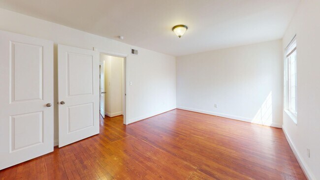 Foto del edificio - 1316 Spring Rd NW