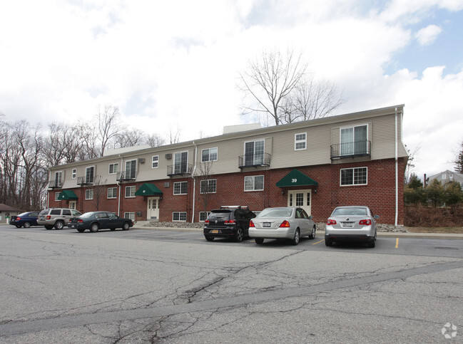 Building Photo - Village Green Apartments