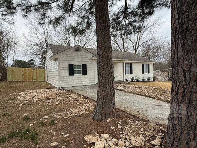 Building Photo - 3359 Spring Water Cove