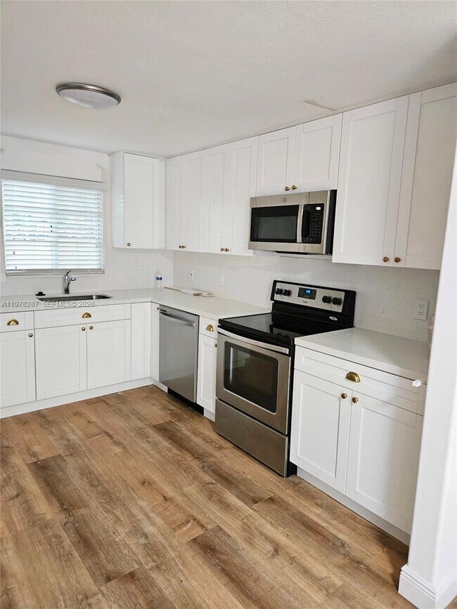 Foto del edificio - 2641 SW 31st Ave