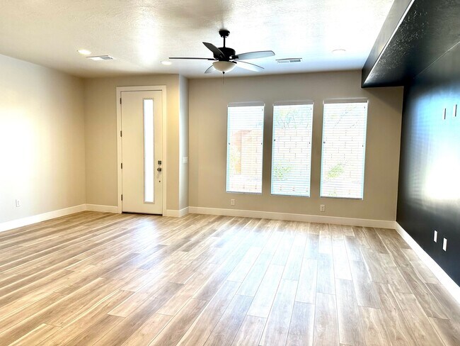 Foto del edificio - 819 S Black Alder Dr