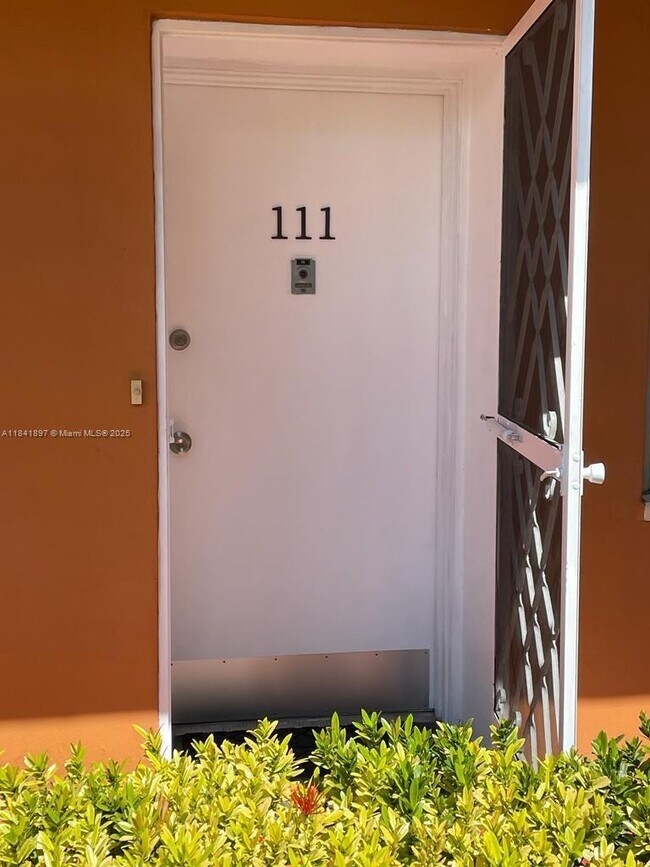 Foto del edificio - 1591 NE Miami Gardens Dr
