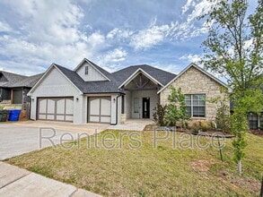 Building Photo - 709 Timber Trl