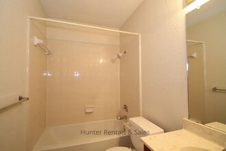 Building Photo - 1708 Bobby Lee Dr