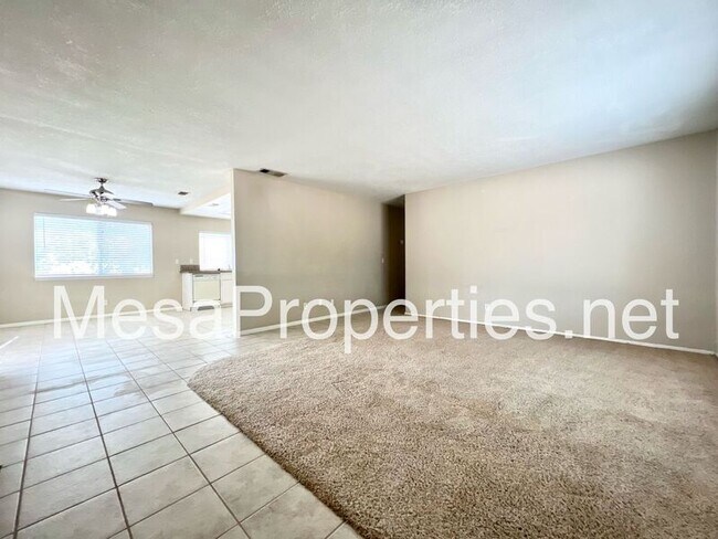Foto del edificio - 15985 Llano Ln