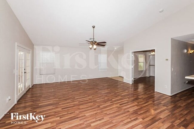 Foto del edificio - 12408 W Woodland Ave