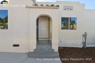 Building Photo - 2462 Taylor Ave