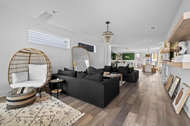 Foto del edificio - 404 Powell Cir