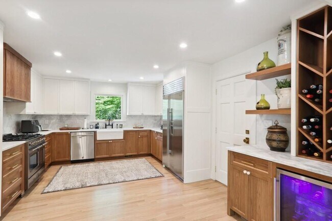 Foto del edificio - 1007 Somerset Dr NW