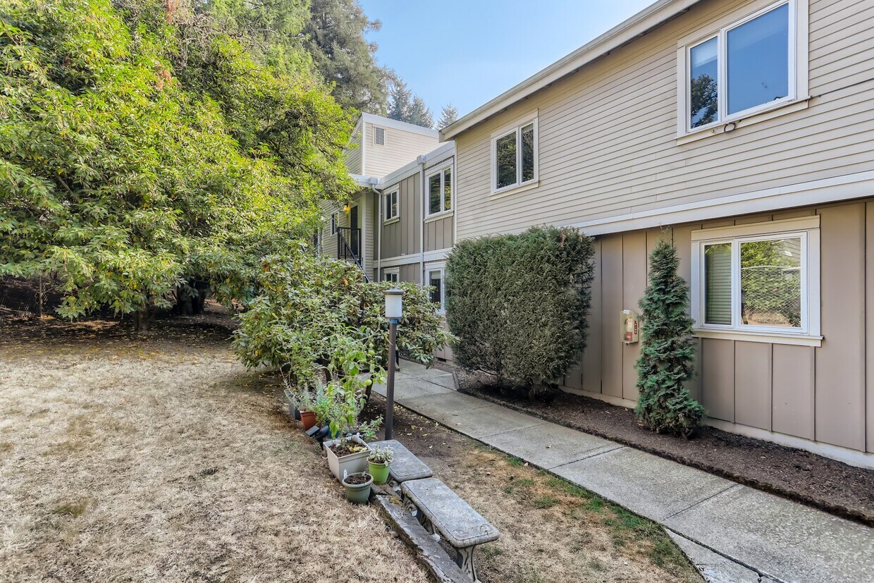 Primary Photo - 12034 Slater Ave NE