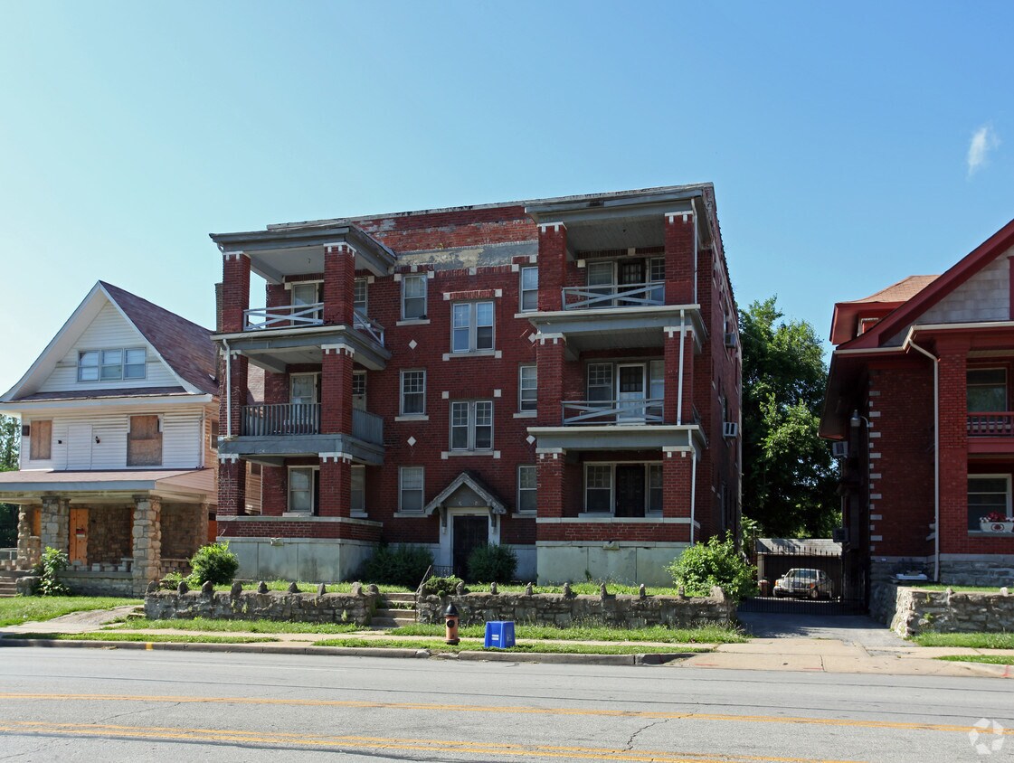 2809 E Linwood Blvd, Kansas City, MO 64128 Apartments in Kansas City