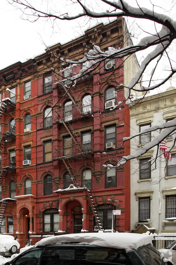 Primary Photo - 99 E 7th St