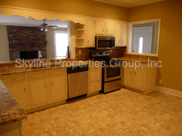 Building Photo - 125 Huff Dr