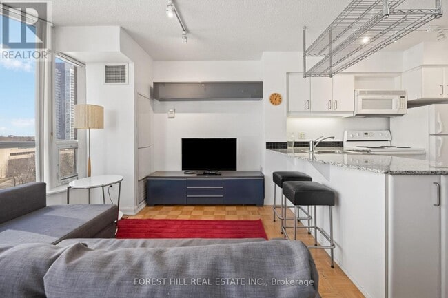 Building Photo - 33 Sheppard Ave E