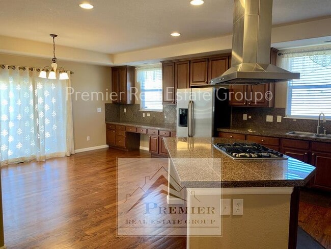 Building Photo - 5984 Revelstoke Dr