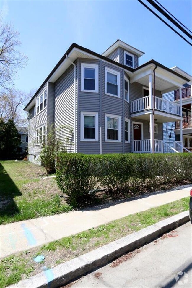 Building Photo - 56 Standish St