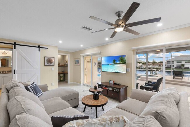 Foto del edificio - Waterfront Duplex * Flexible Lease Terms