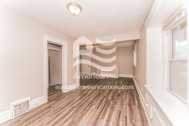 Building Photo - 460 Evers Ave