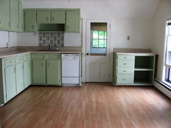 Foto del edificio - 322 N Plain St