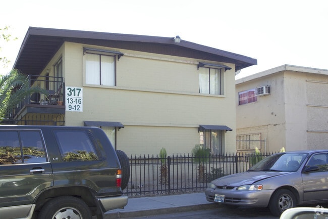 Building Photo - 317 W Cincinnati Ave