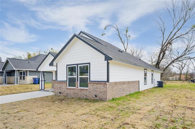 Building Photo - 3065 Silver St