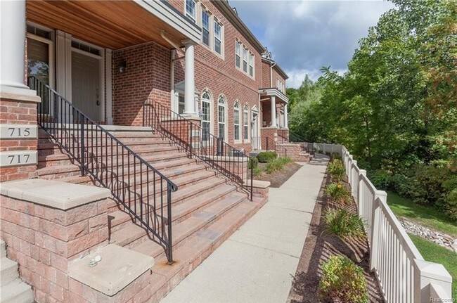 Foto del edificio - 713 River Park Village Blvd