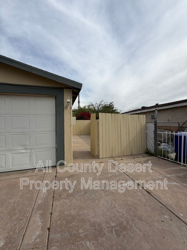 Building Photo - 43714 Aztec St