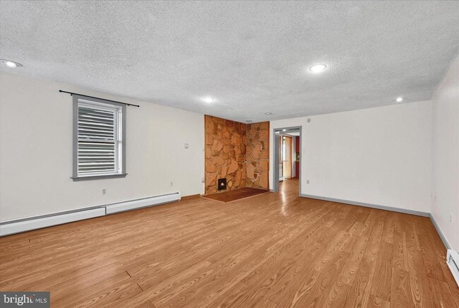 Building Photo - 430 E Main St