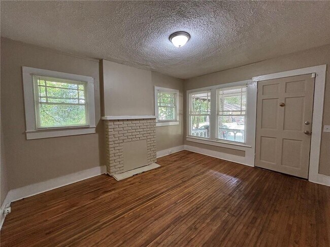Building Photo - 134 N Carlen St