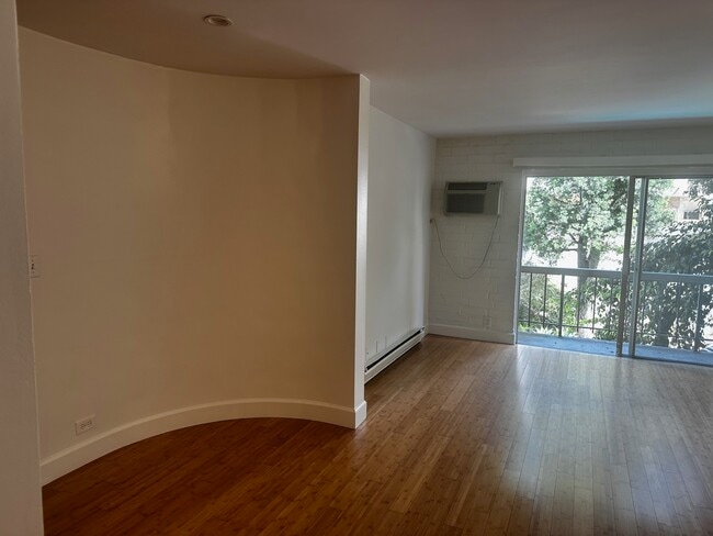 Building Photo - 1440 Veteran Ave