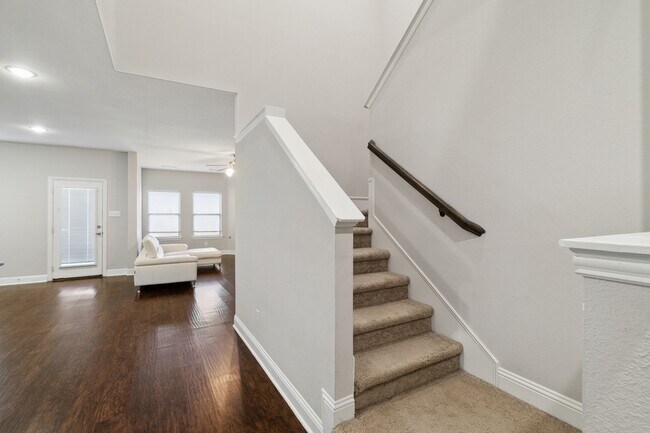 Building Photo - 2321 Mount Olive Ln