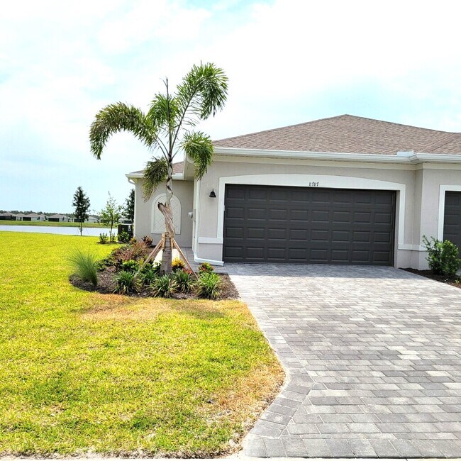 Building Photo - 8787 St Kitts Cir