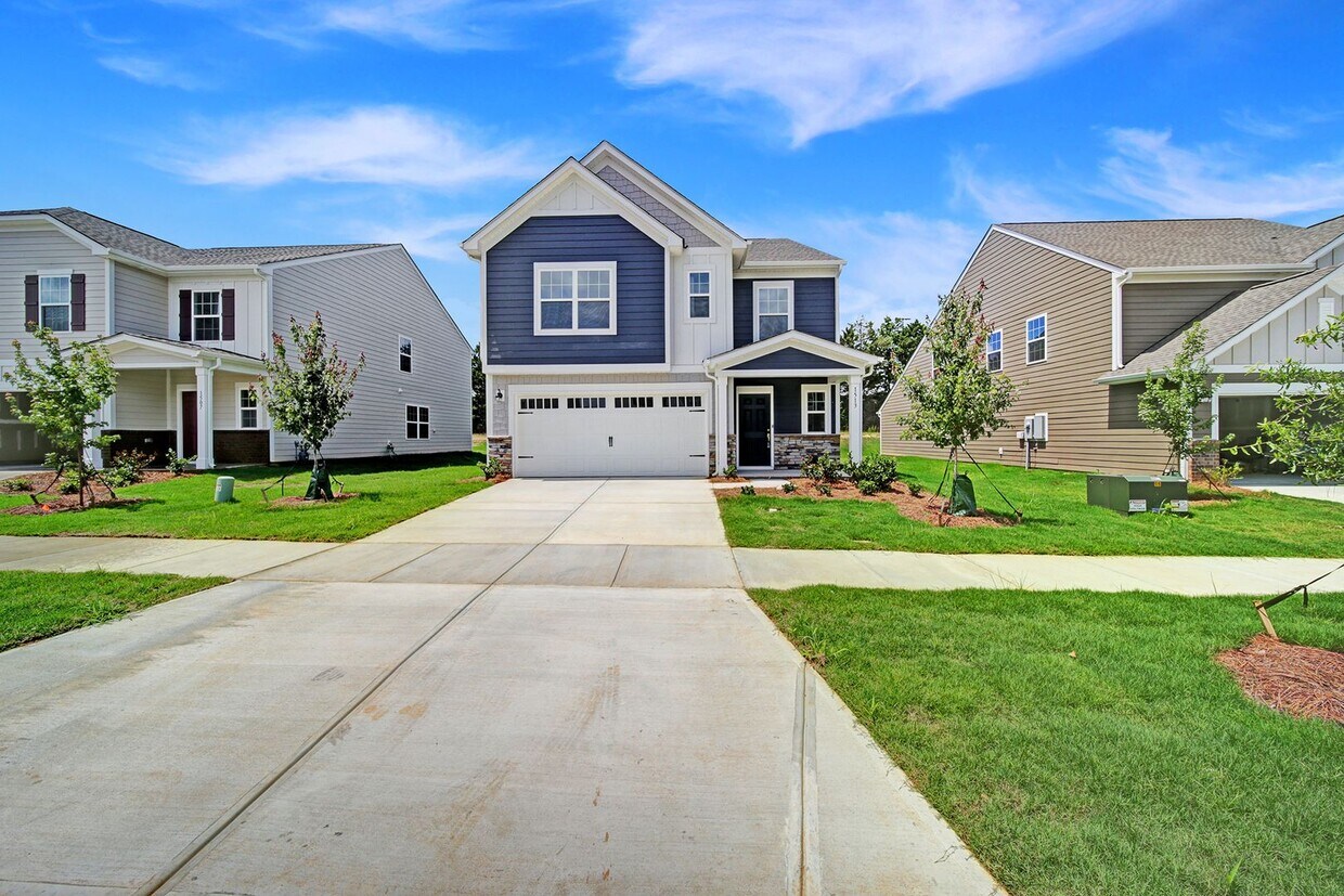 Primary Photo - Spacious 5bd,3ba Home!