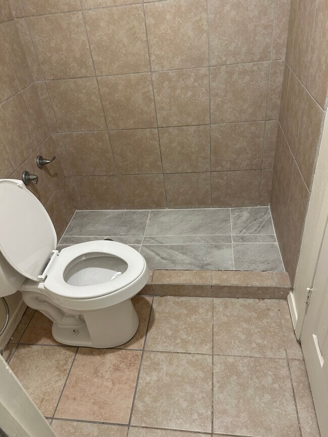 Building Photo - FSDuplex