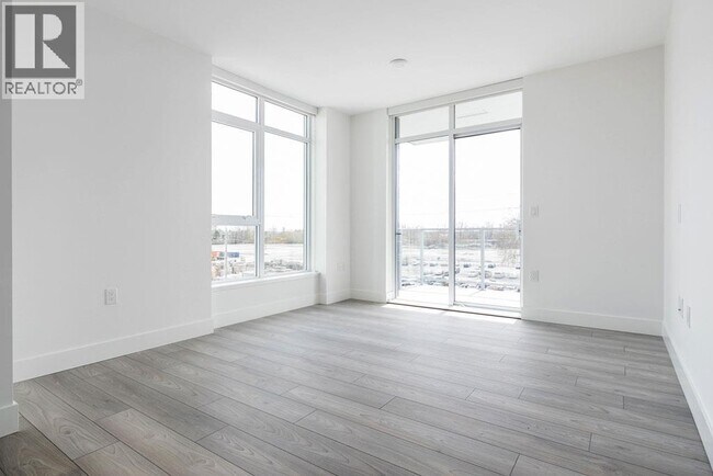 Building Photo - 3581 E Kent Avenue N