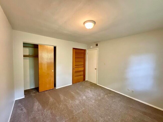 Building Photo - 522 N 38th St