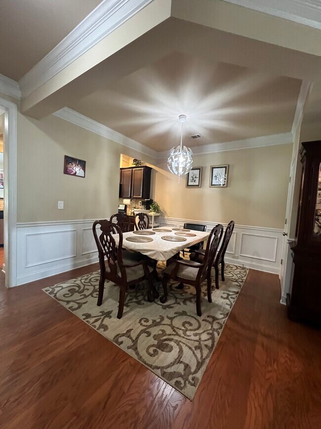 Foto del edificio - 1440 Queens Ln