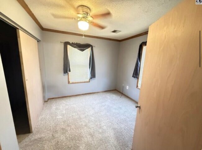 Dormitorio 2 - 1316 E 8th Ave